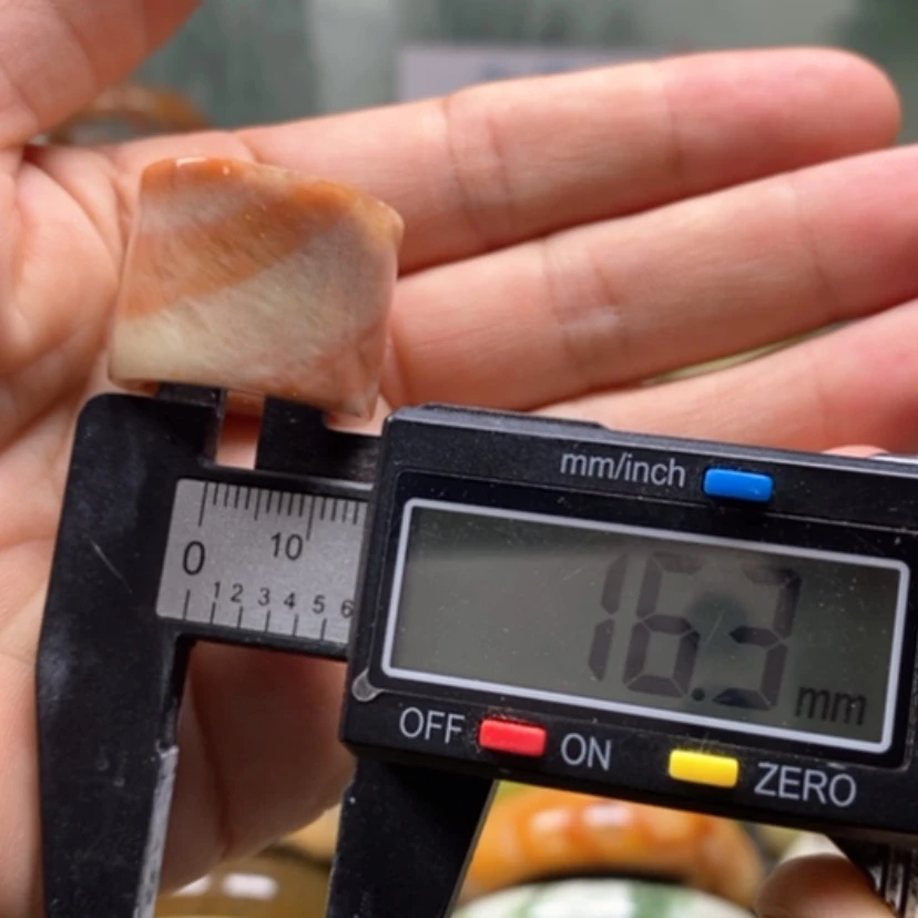 【闪购商品】未镶嵌蛇纹石玉手镯
