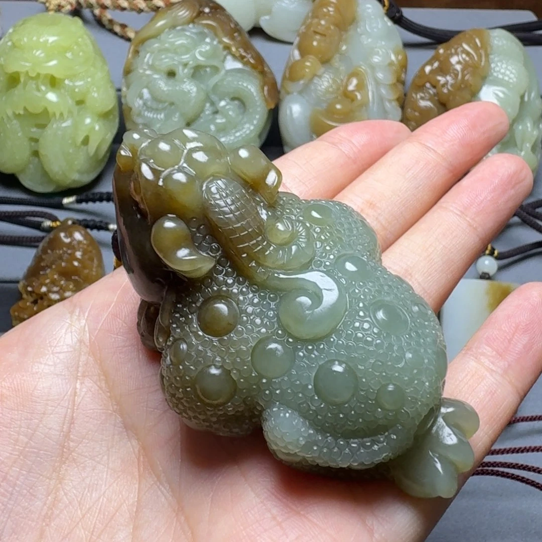 颈饰未镶嵌和田玉