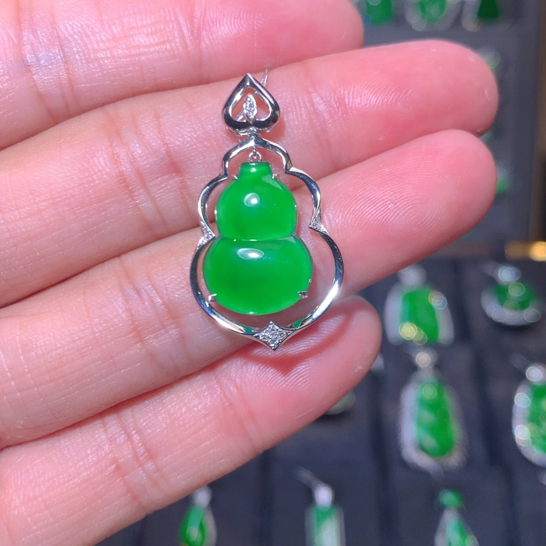 吊坠(不含链)18K金镶嵌翡翠葫芦
