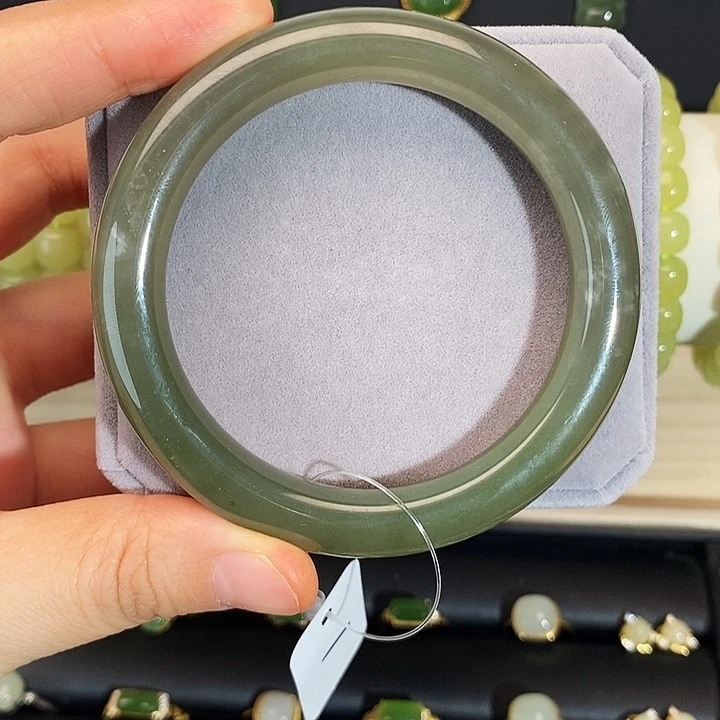 和田玉未镶嵌手镯圈口55