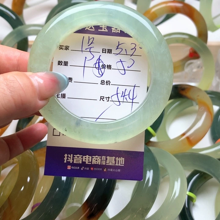 岫玉未镶嵌手镯54圈口微瑕