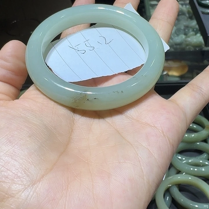 沈***宜未镶嵌手镯和田玉（糖玉）
