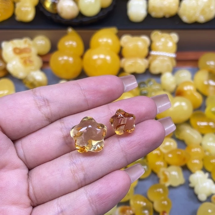 小***呀琥珀未镶嵌珠宝奇石