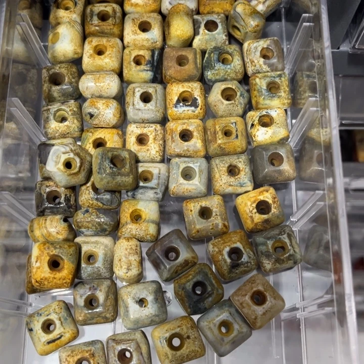 颈饰玻璃1237一个