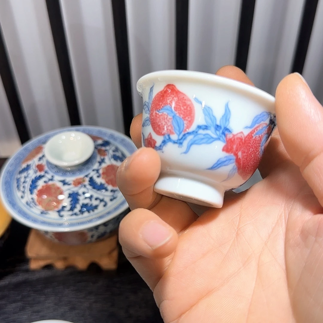 唐***祖瓷摆件微瑕釉里红小压手