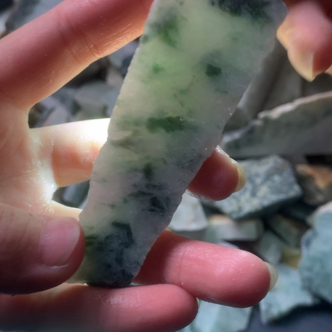 翡翠颈饰未镶嵌缅甸翡翠