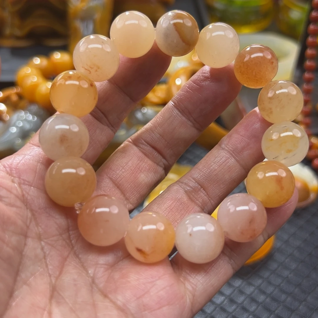 颈饰未镶嵌石英质玉