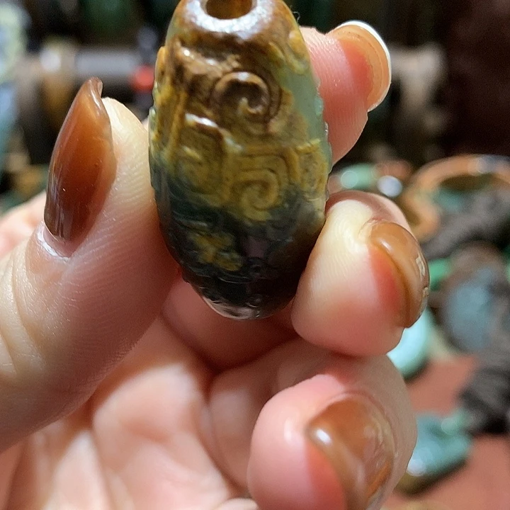 未镶嵌岫岩河磨玉（透闪石质玉）挂件麒*