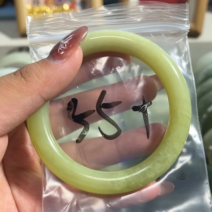 未镶嵌蛇纹石玉手链