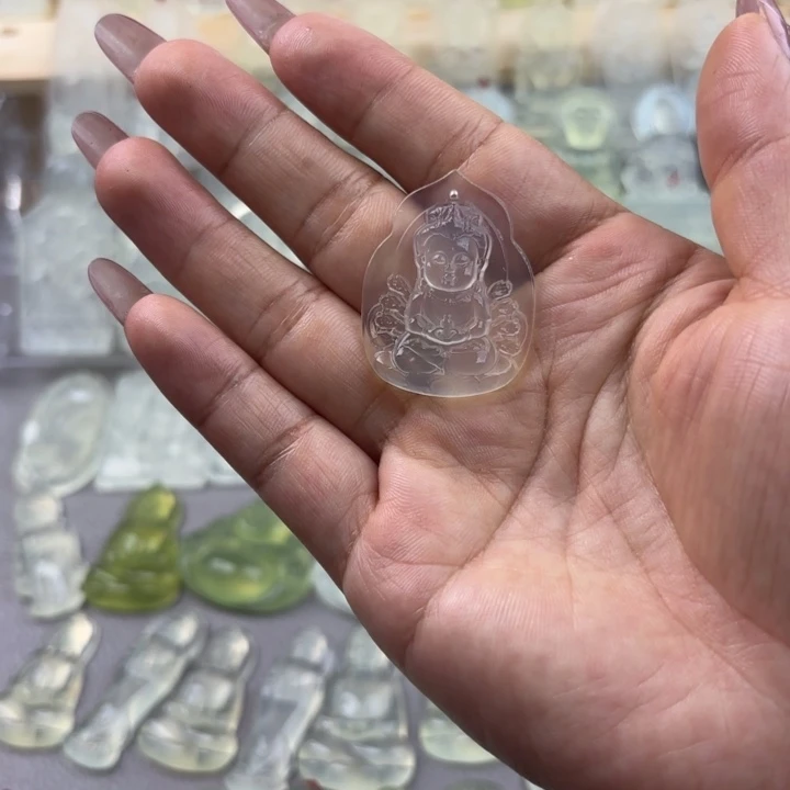 未镶嵌岫玉吊坠(赠链)千手观音