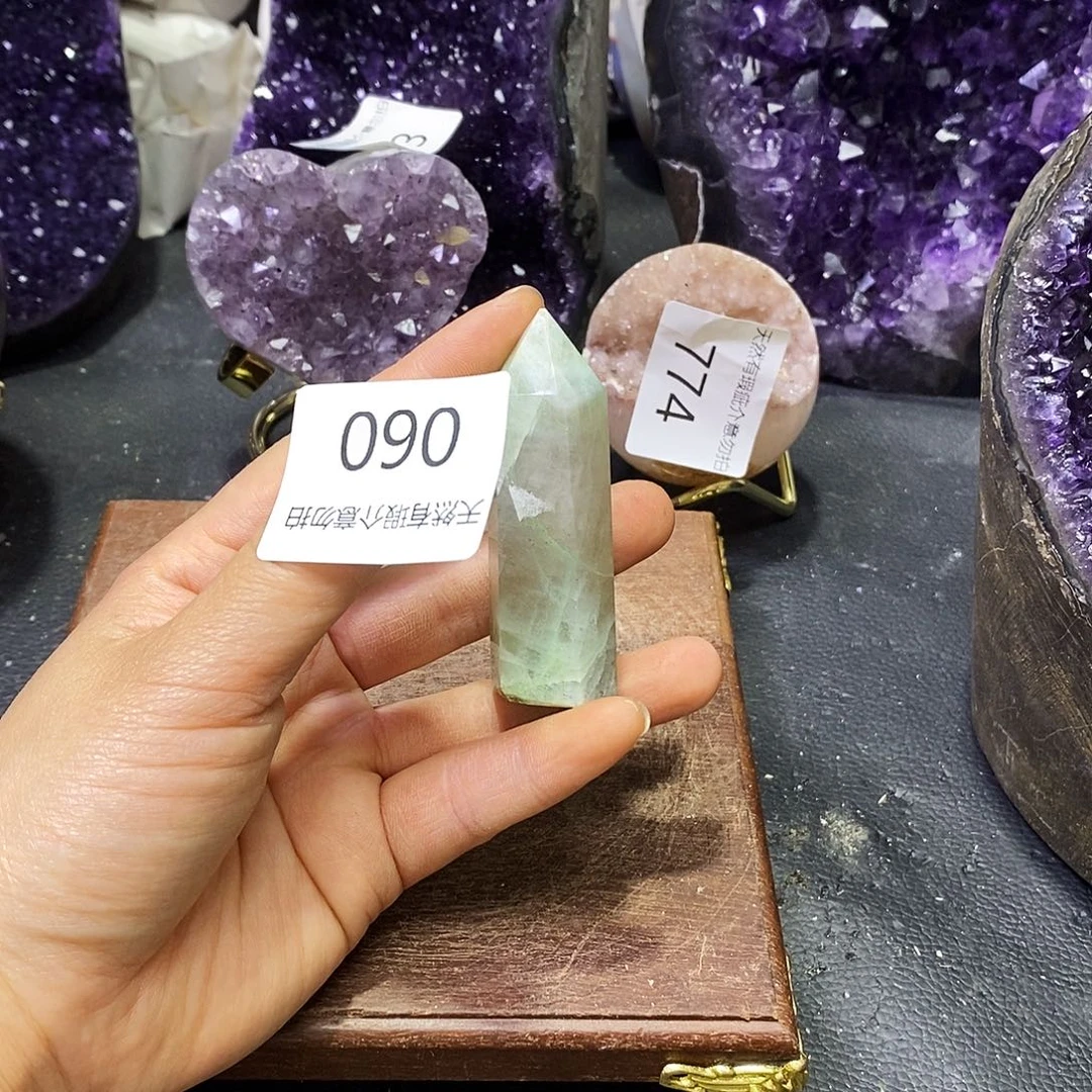 未镶嵌水晶大型摆件（非配饰）