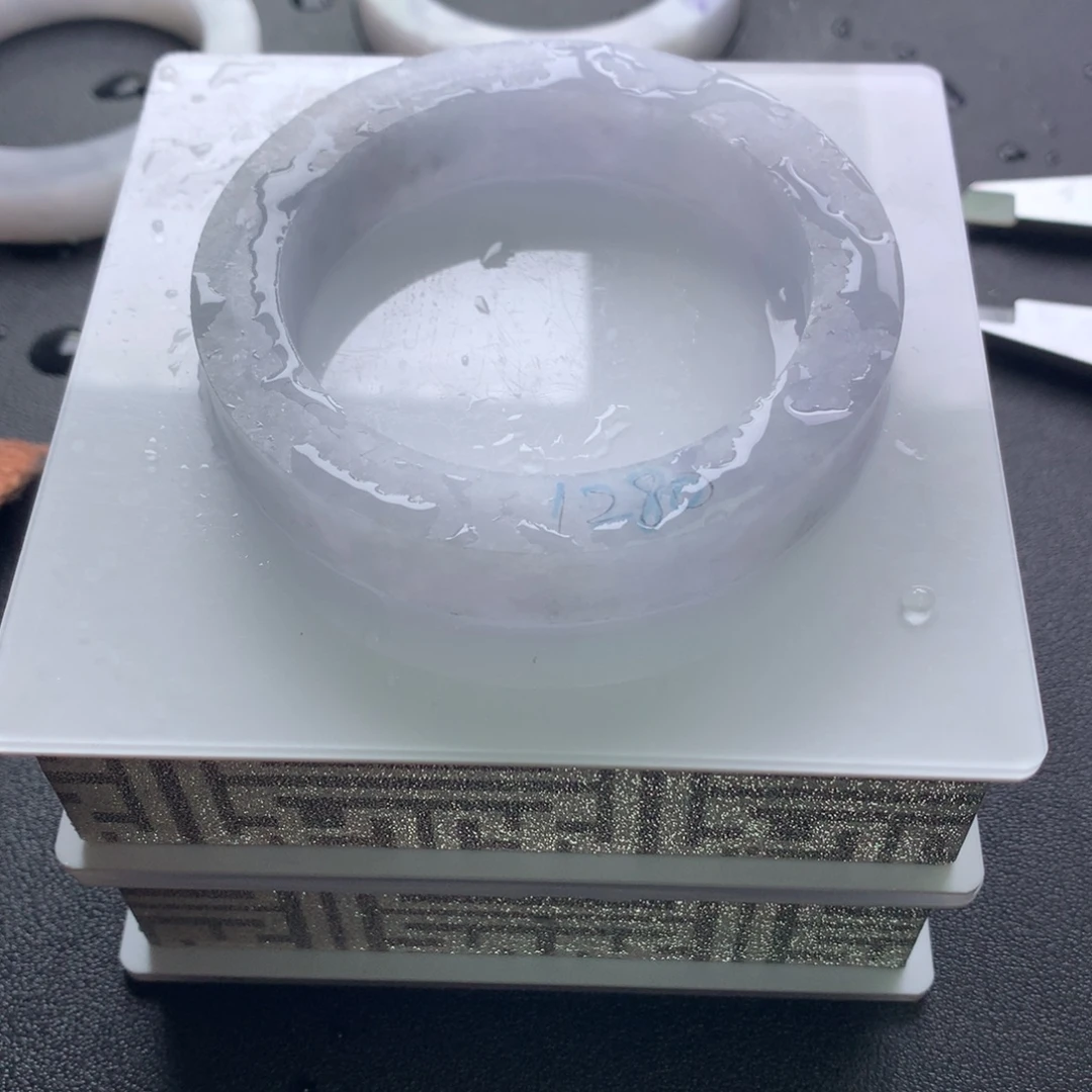 定制翡翠未镶嵌翡翠手镯