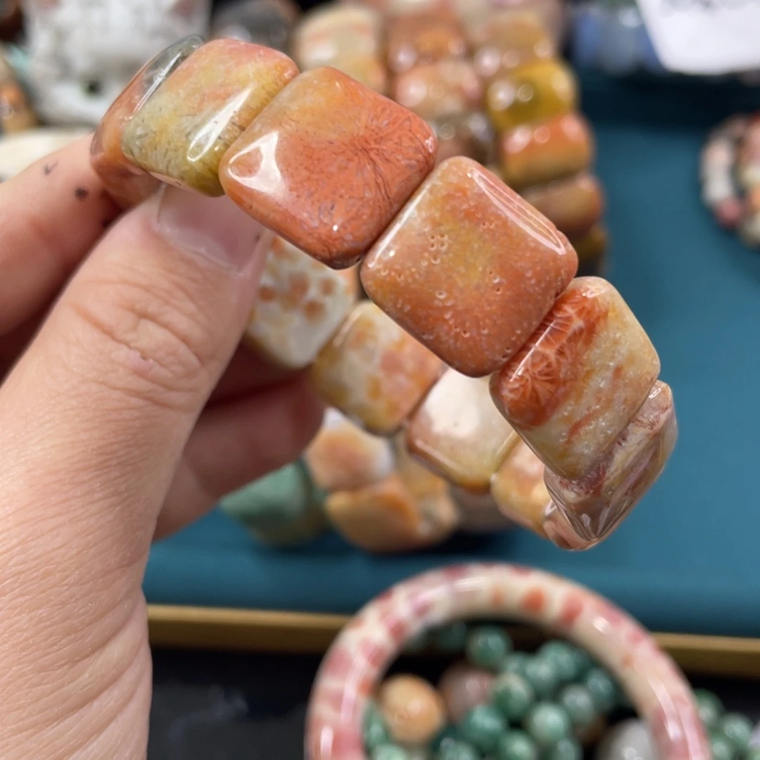 未镶嵌手镯硅化玉