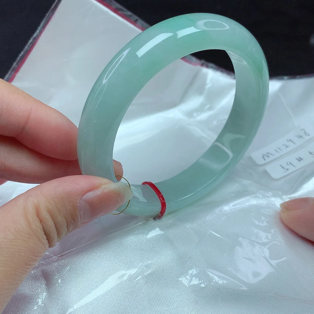 翡翠手镯未镶嵌59圈948