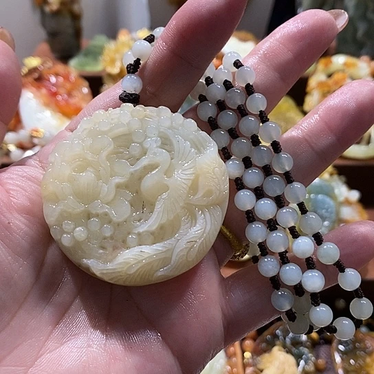 蛇纹石玉未镶嵌颈饰