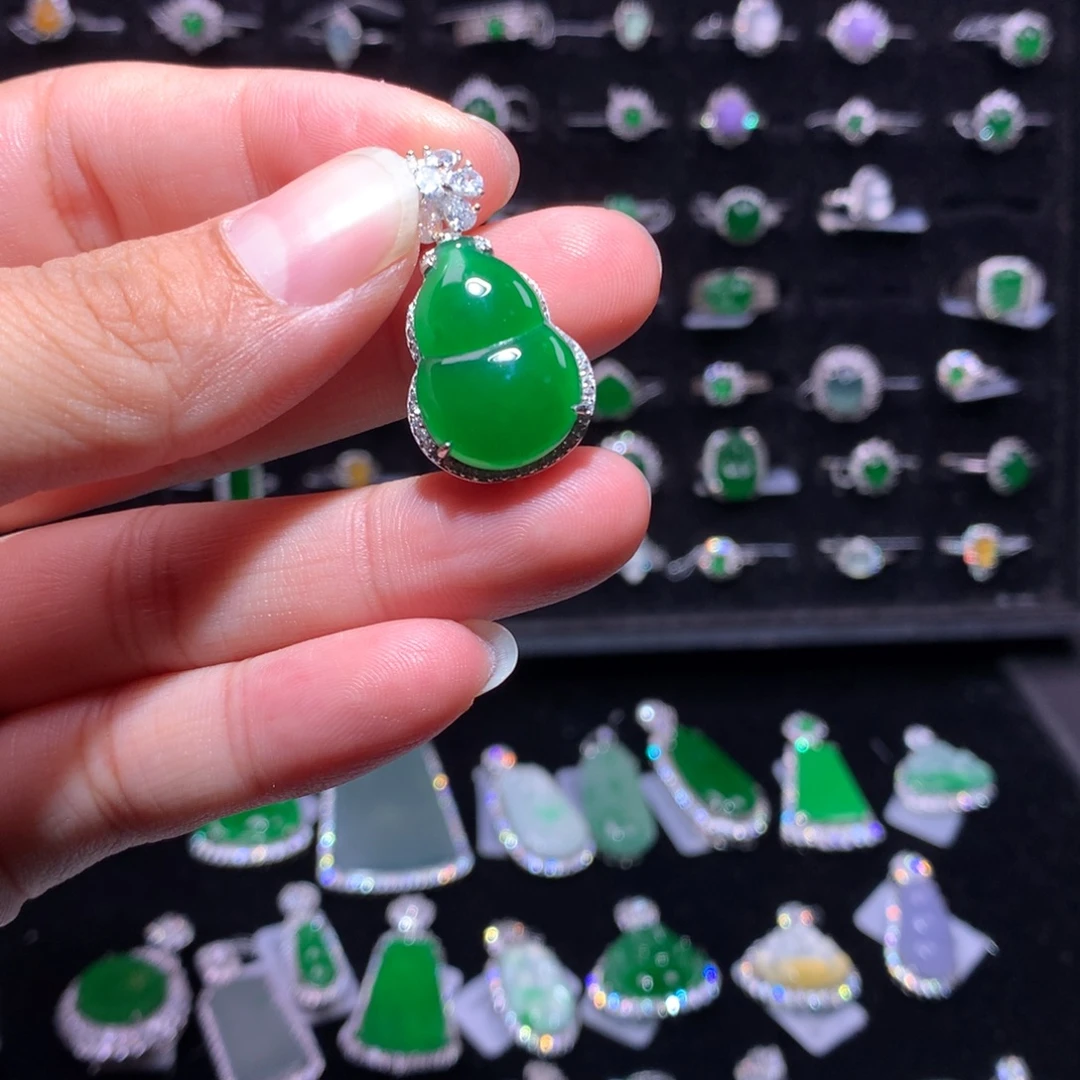 翡翠银S925镶嵌颈饰翡翠