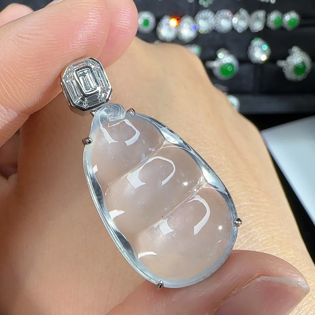 翡翠18K金镶嵌颈饰天然翡翠