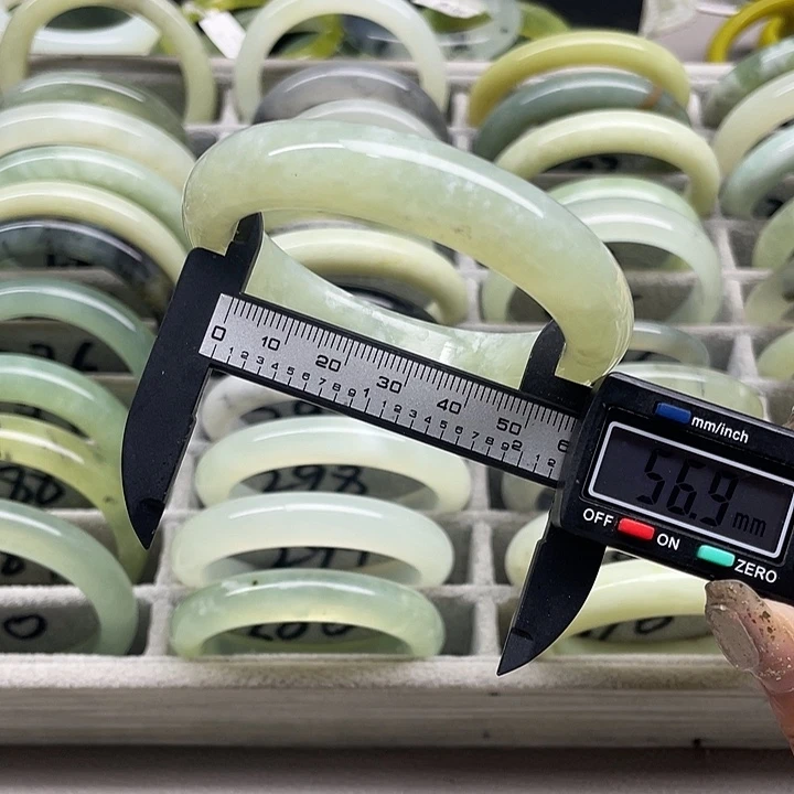 蛇纹石玉未镶嵌手镯319