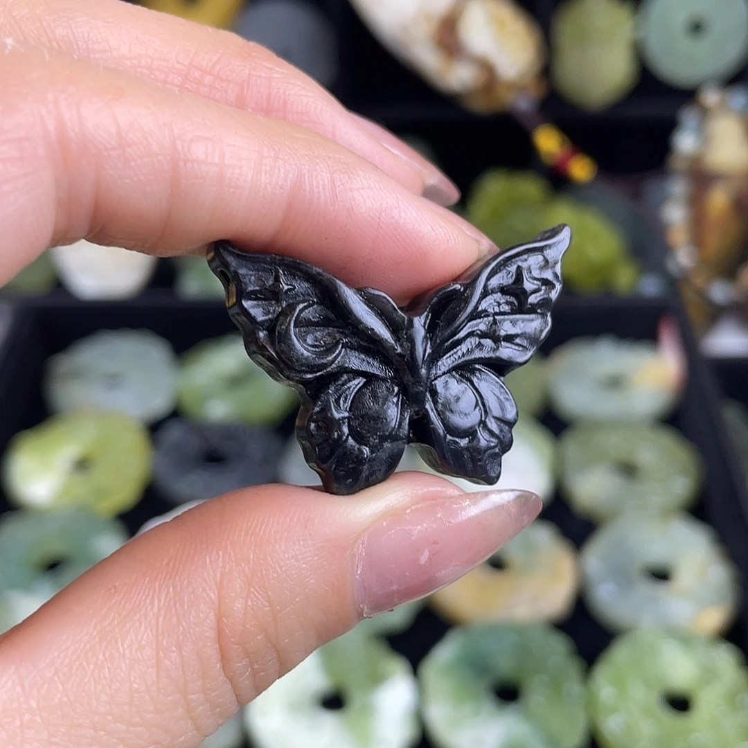 岫玉未镶嵌颈饰吊坠