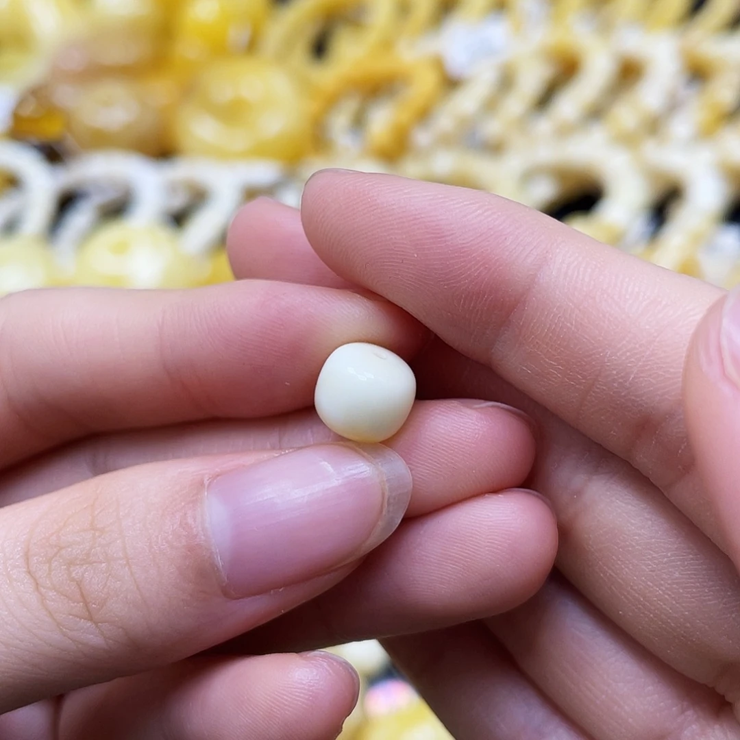 未镶嵌蜜蜡裸石老型8.6✖️7.6mm瑕