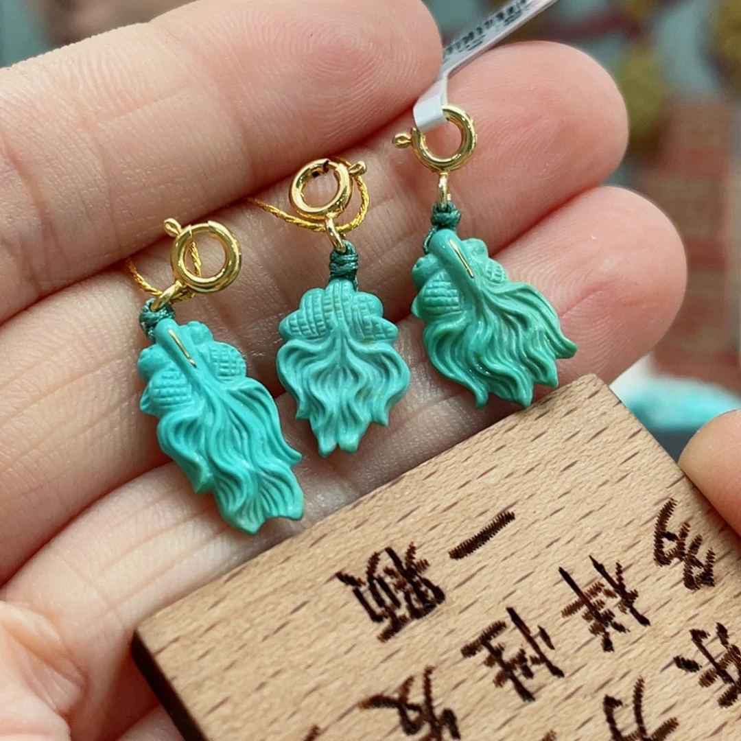 绿松石颈饰未镶嵌