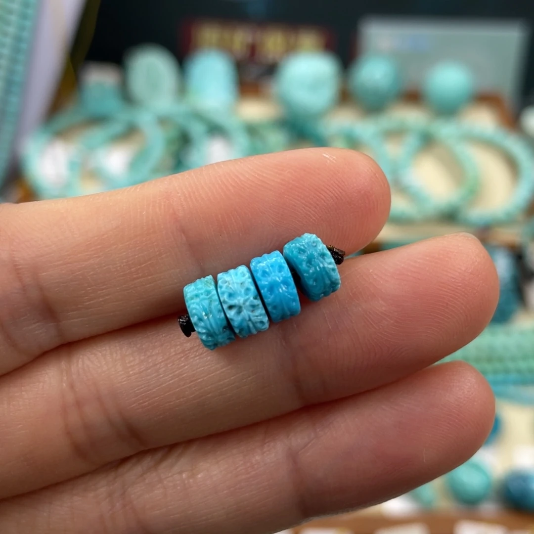 绿松石未镶嵌颈饰