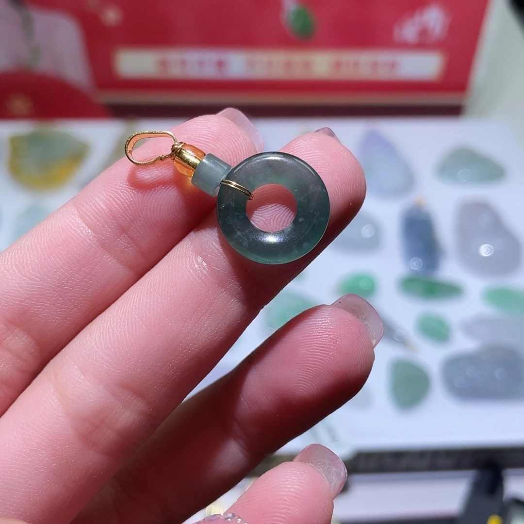 翡翠未镶嵌颈饰（ghhjjjjk