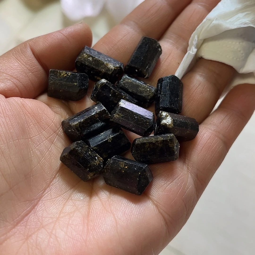 宇***a水晶珠宝半成品未镶嵌