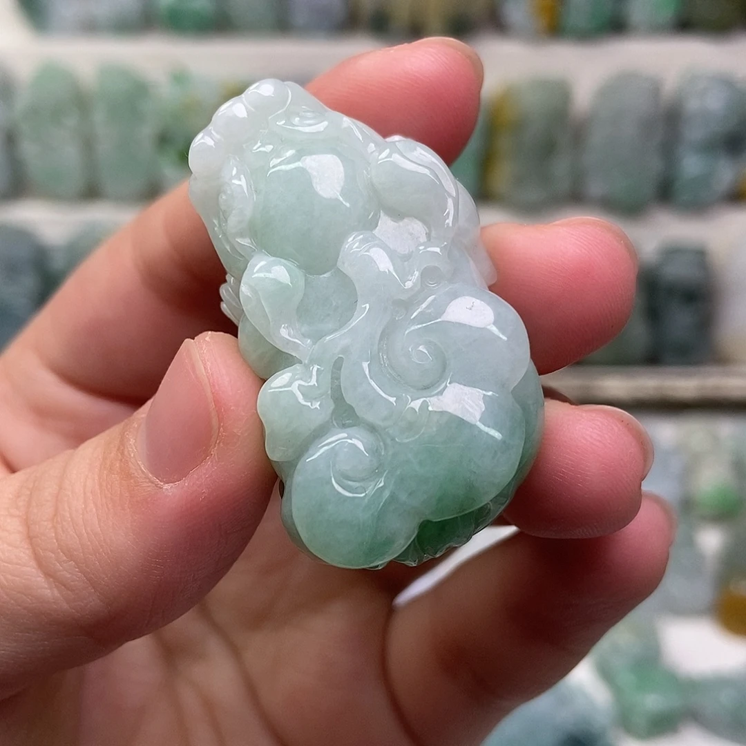 翡翠未镶嵌吊坠(赠链)