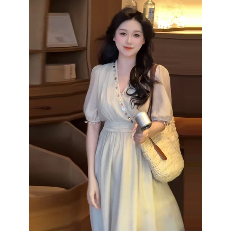 气质高级感V领连衣裙女夏季胖mm显瘦褶皱收腰温柔风长裙W2646
