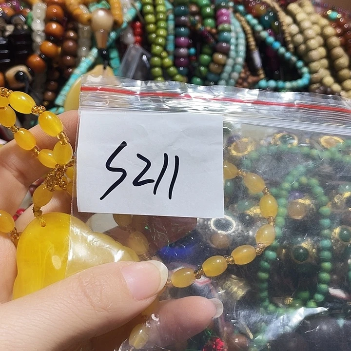 妞***琉璃/树脂/塑料类