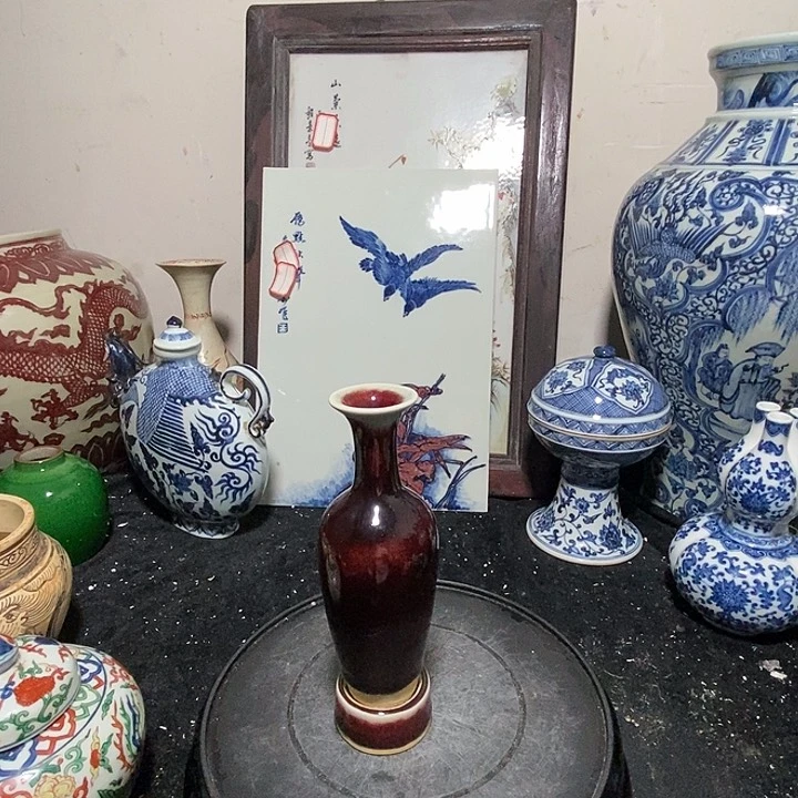 瓶幽*祭红釉柳叶瓷瓶