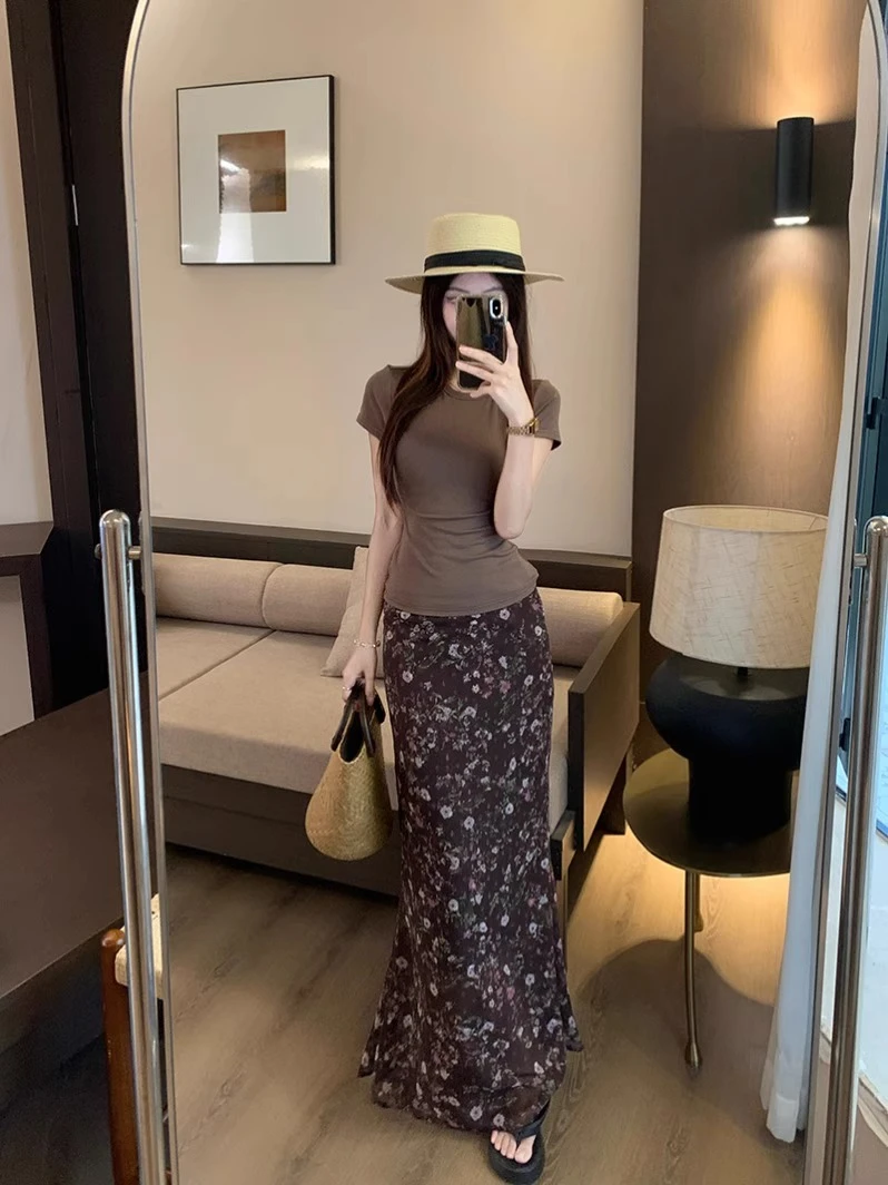 淡颜天菜简约圆领短袖T恤女夏季新款弹力修身显瘦正肩上衣+半身裙