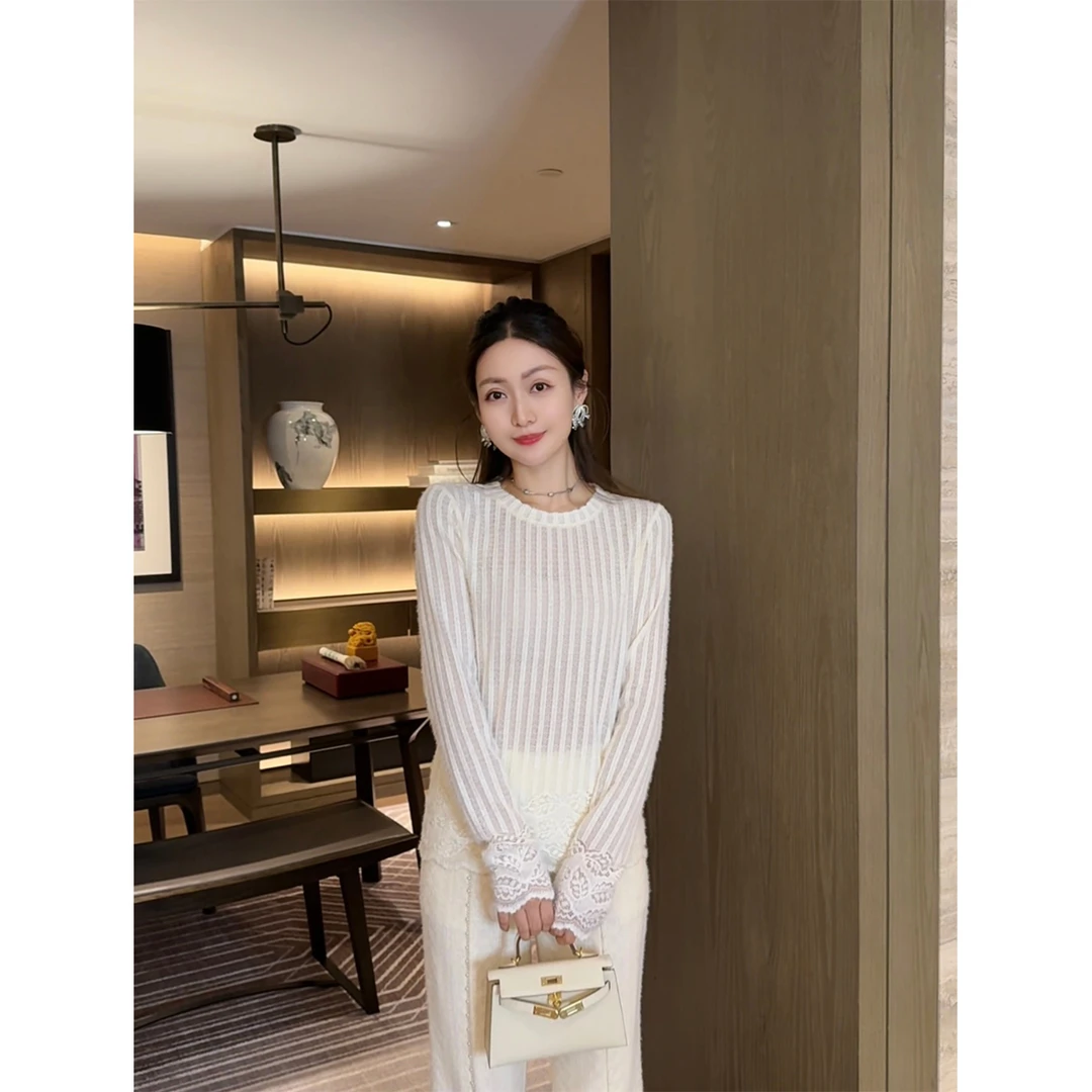 W·HAHA【千层雪】 蕾丝刺绣拼接下摆长袖打底针织上衣23232