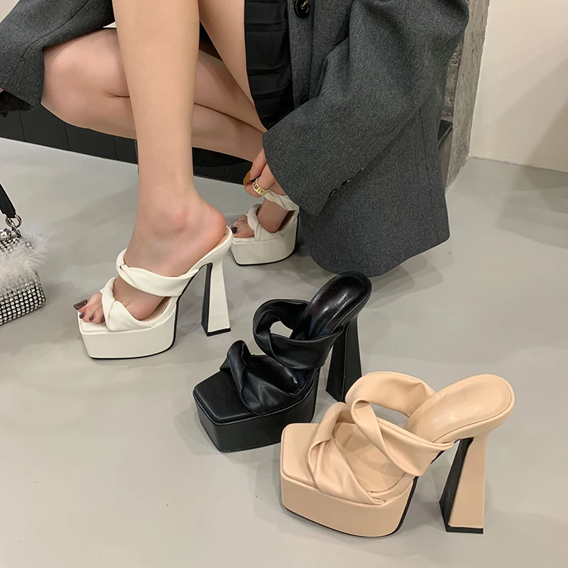 15cm粗跟防水台凉拖鞋女时尚一字带模特走秀恨天高方头露趾高跟鞋