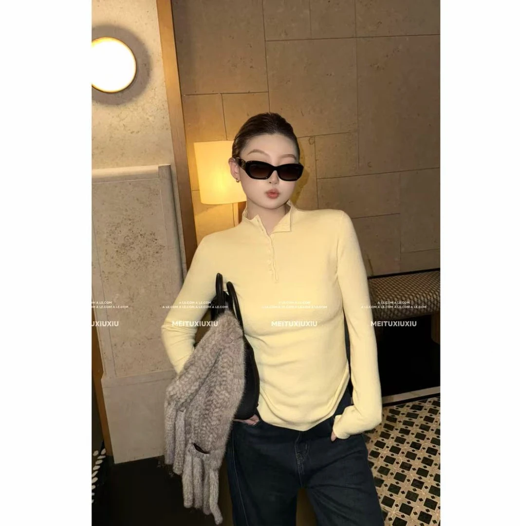 【阿乐家】大码微胖“气质型”韩系简约半高领排扣修身针织打底衫