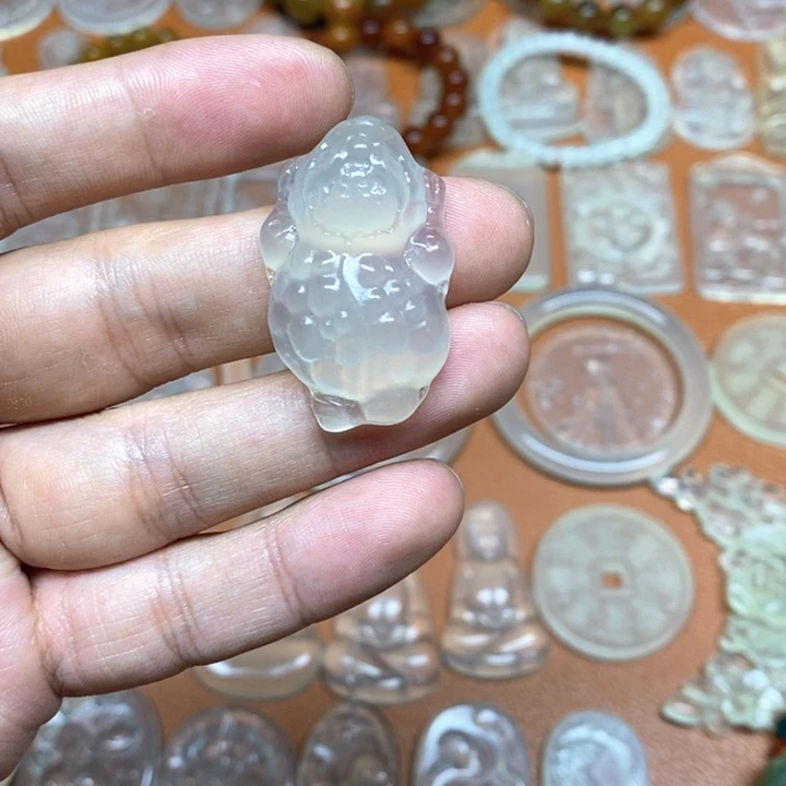 风***.蛇纹石玉未镶嵌颈饰