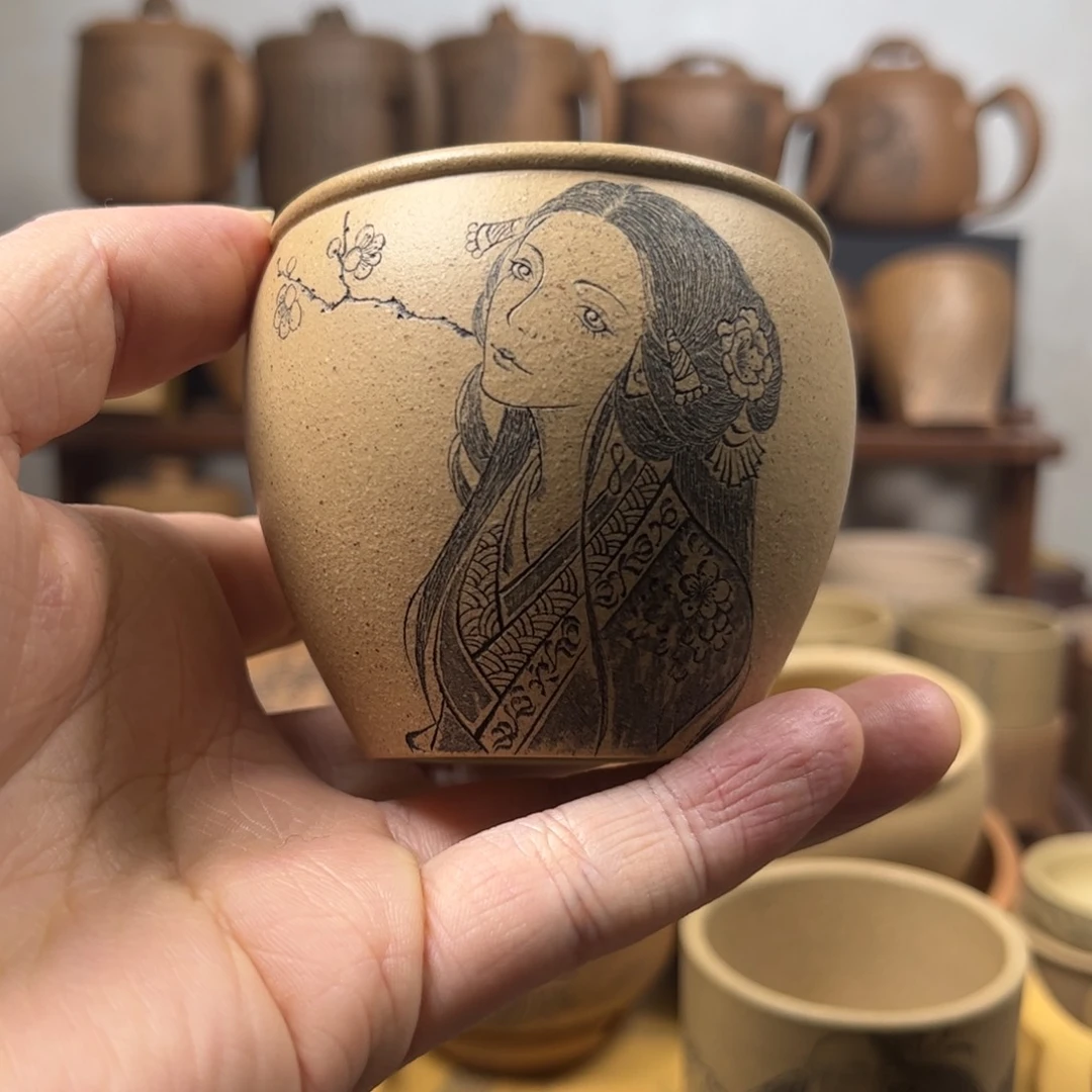 紫砂杯子行*人微瑕疵无锦盒人物刻绘紫砂主人杯