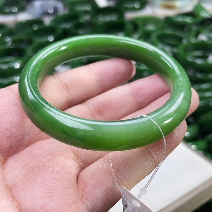 未镶嵌手镯和田玉（碧玉）