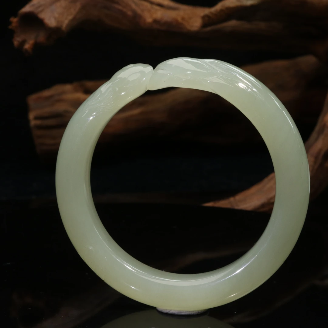 16和田玉手镯/301338保利厦门拍卖