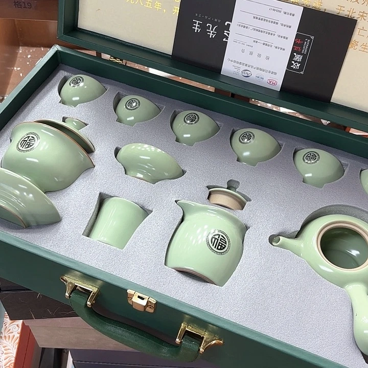 孤品茶具套装等。