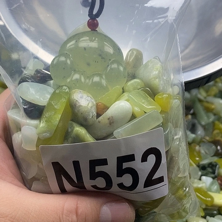 未镶嵌蛇纹石玉鱼缸石
