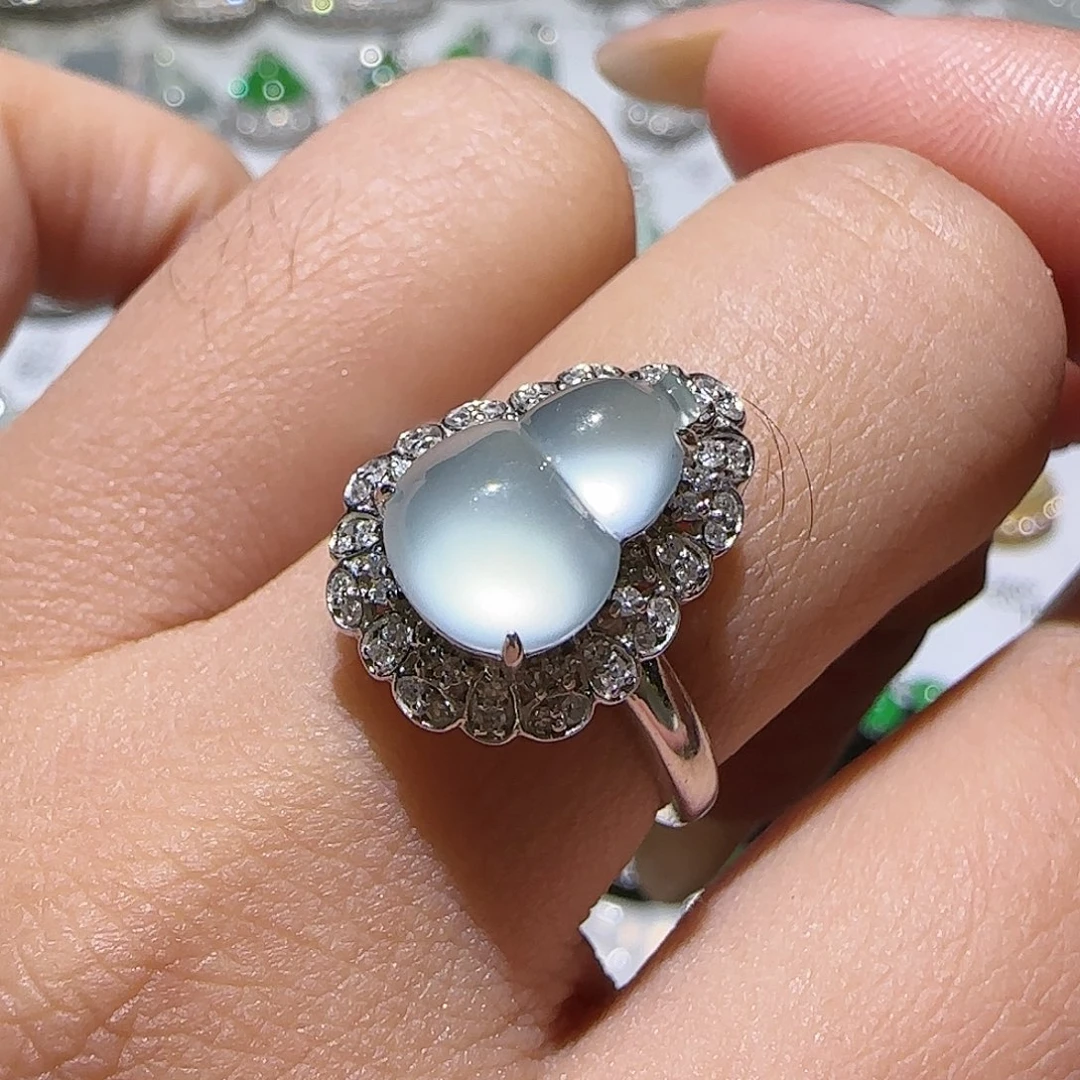 【闪购商品】18K金镶嵌戒指翡翠天然