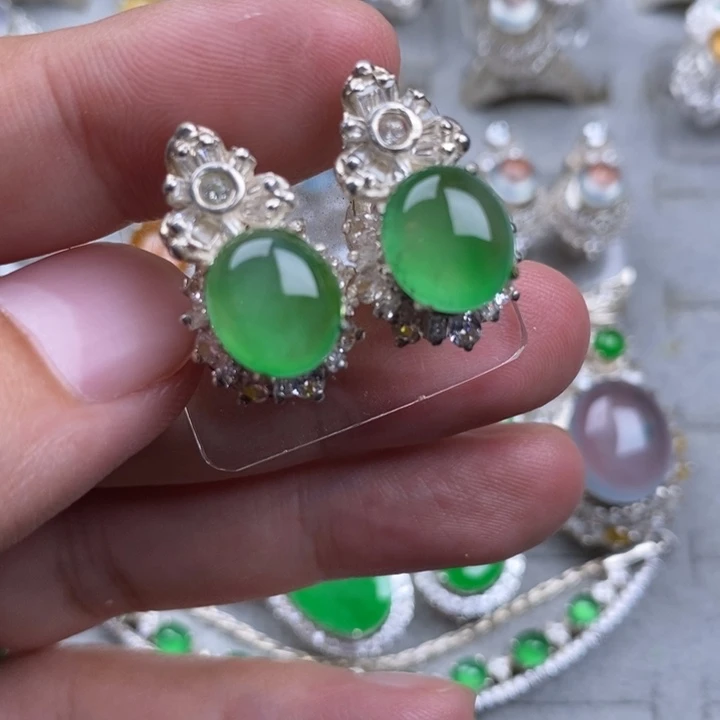 定制翡翠未镶嵌高冰木纳绿10.6mm