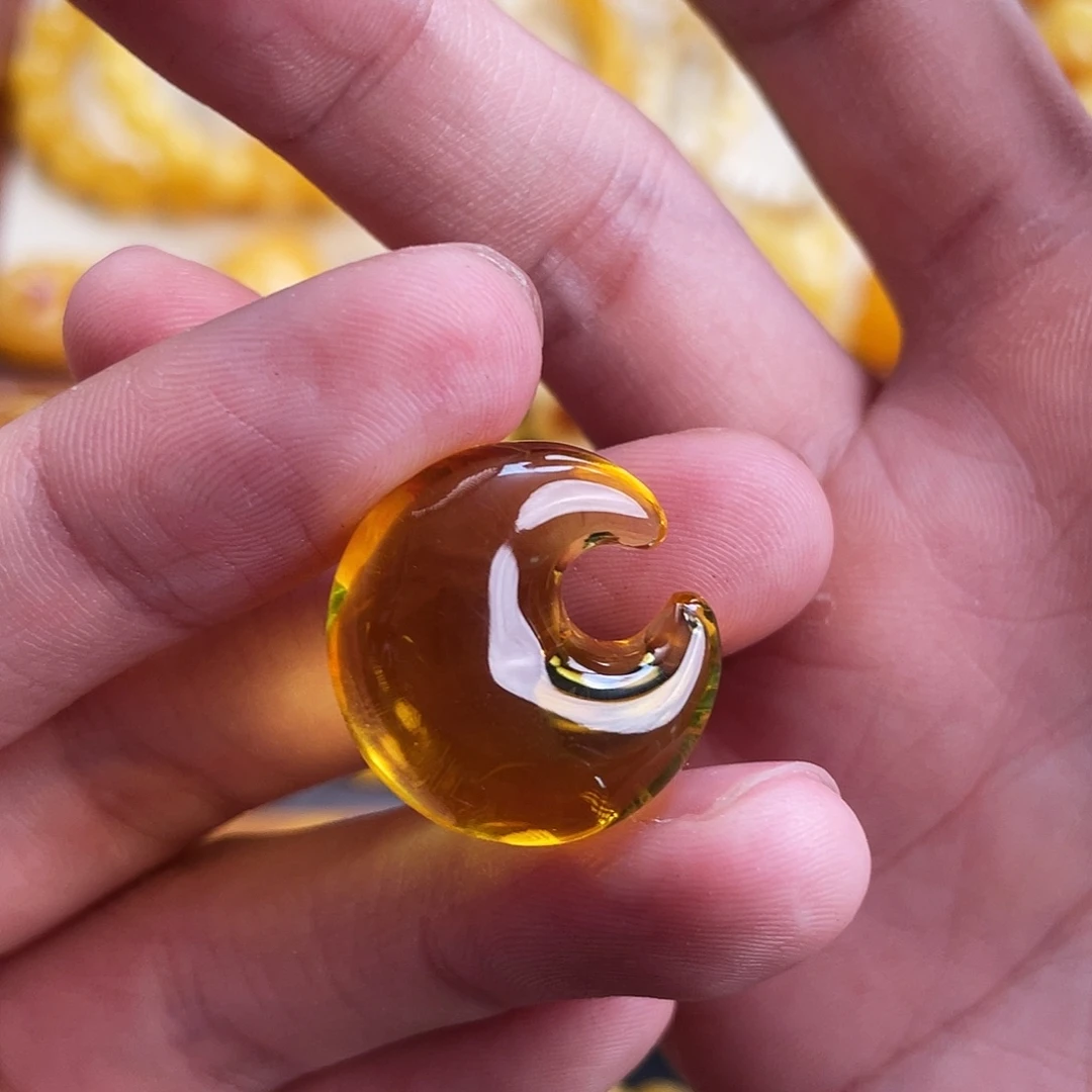 ****田琥珀未镶嵌珠宝奇石