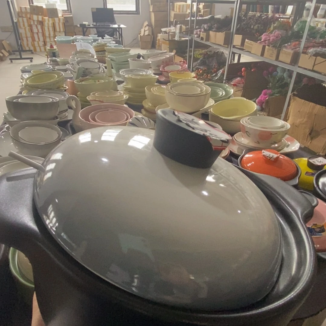 瓷砂锅一个，送筷子带点黄花10双