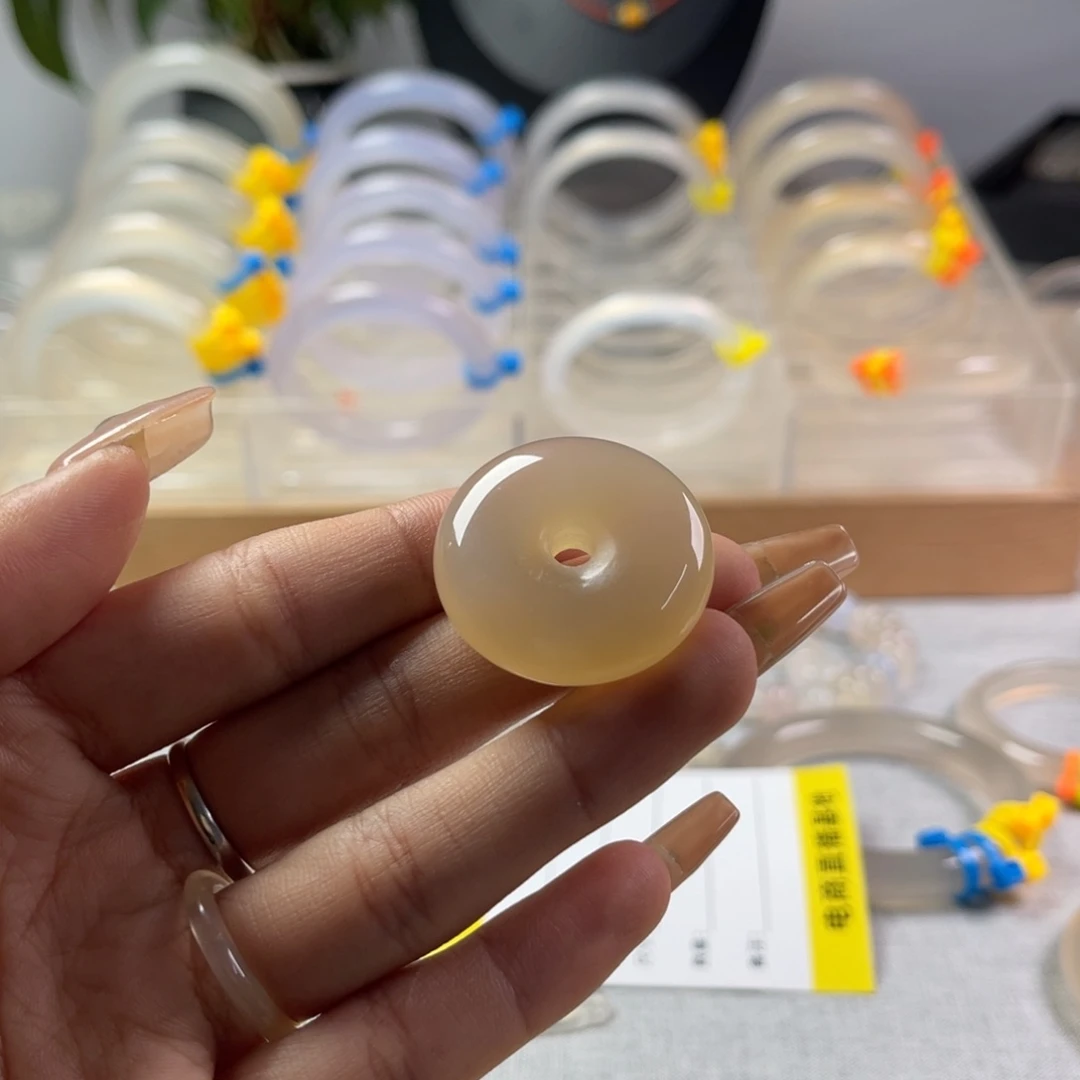 手镯玛瑙/玉髓未镶嵌✨**?