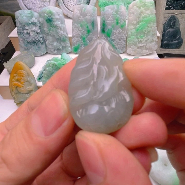 翡翠未镶嵌颈饰翡翠