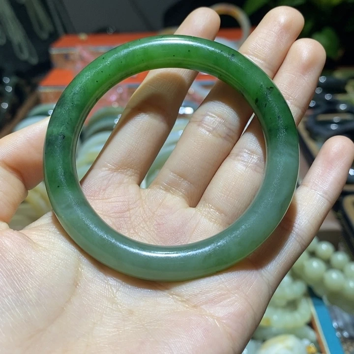 和田玉手镯未镶嵌梓*