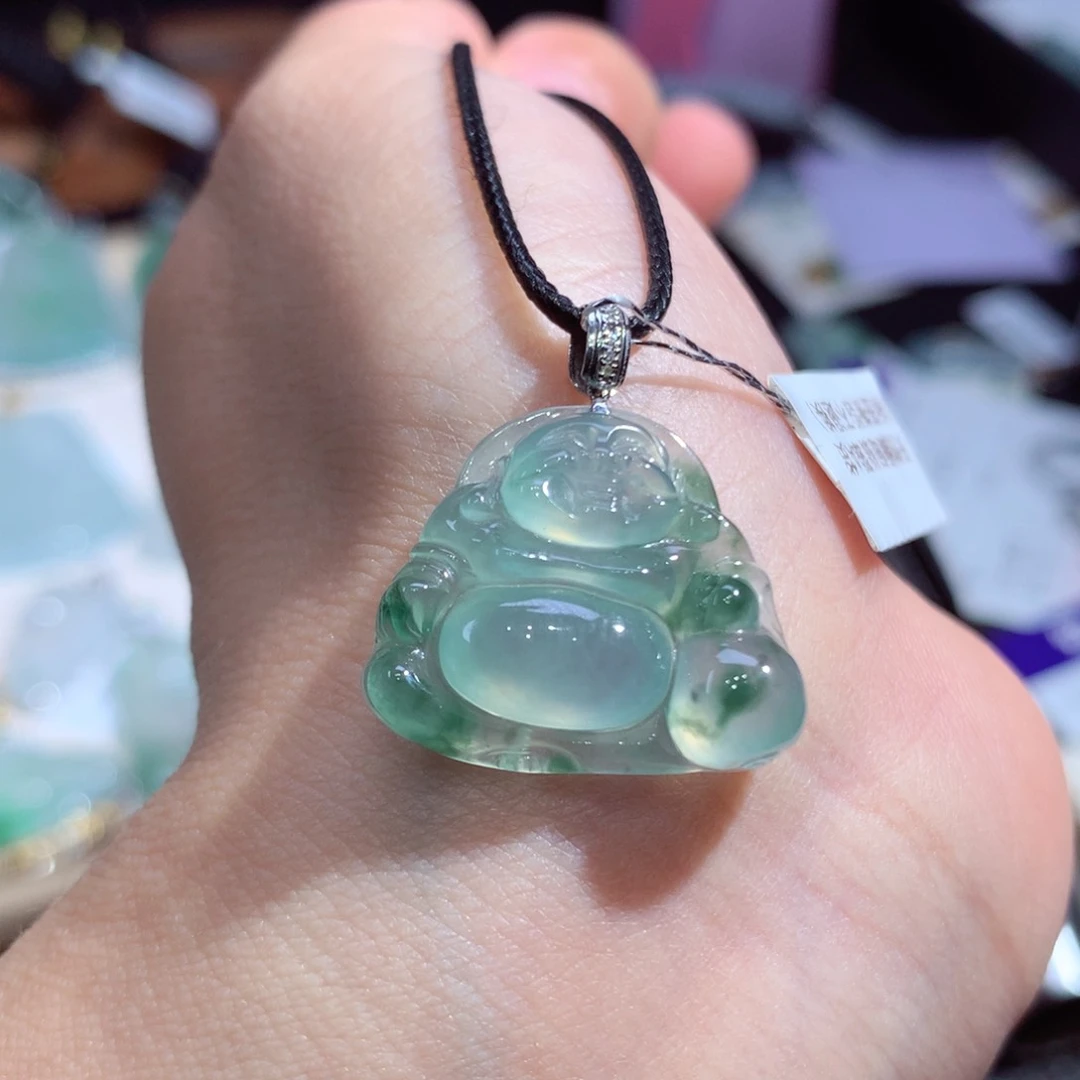 翡翠18K金镶嵌颈饰翡翠玉